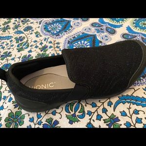 VIONIC Sky Roza black slip on shoe women 8 NEW IN BOX